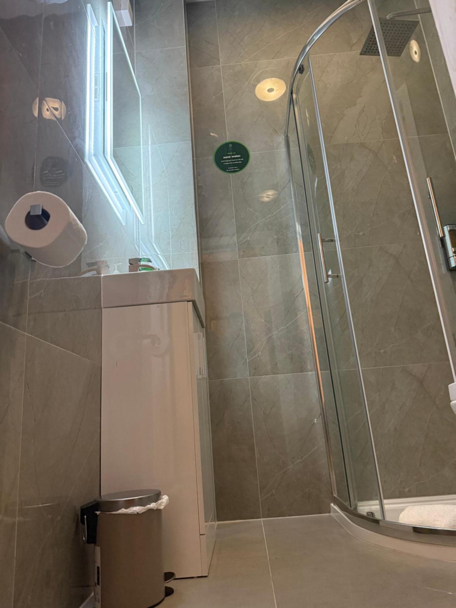 Hotel Ariana - Near Wembley And Londra
